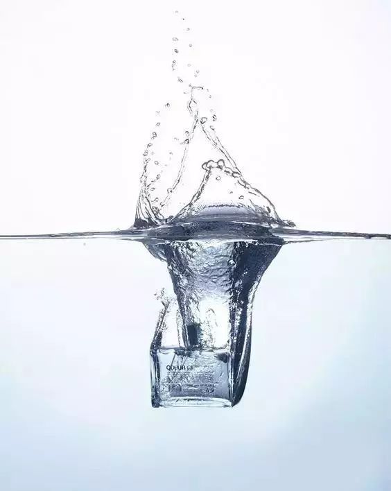 當(dāng)傳統(tǒng)調(diào)香遇上AI：DeepSeek與全球香精巨頭合作探索智能配方新紀(jì)元